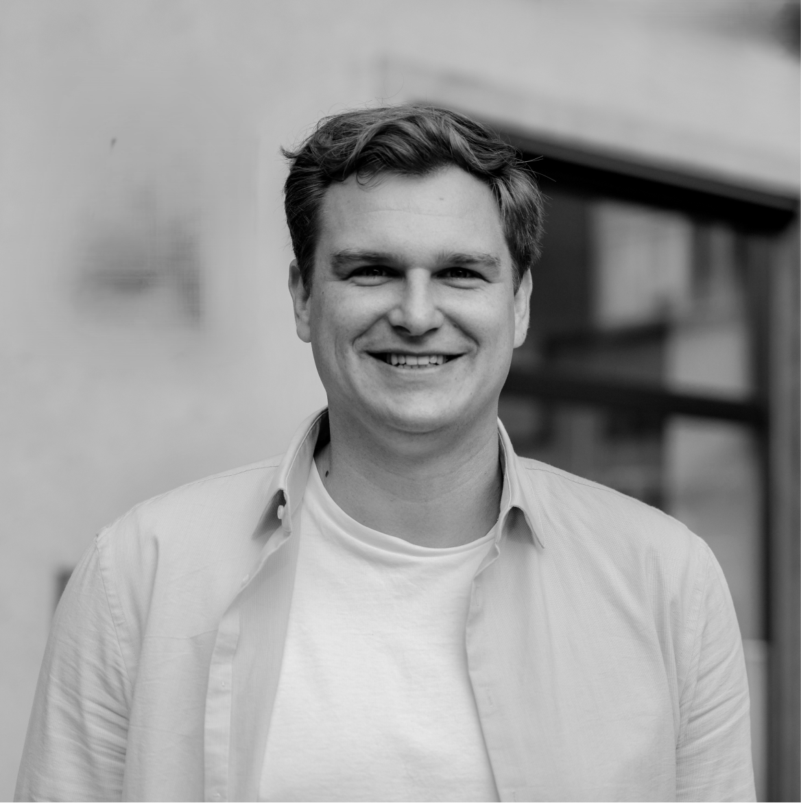 Max Pinkert, a UX/UI designer and engineer based in Berlin.
